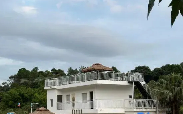 Guangzhou Traveling Earth Light Luxury Camp