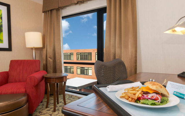 Hilton Garden Inn Burlington Downtown
