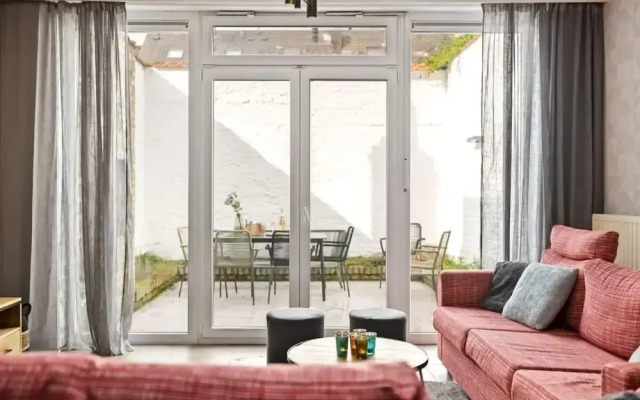 Spacious House With 3 Terraces