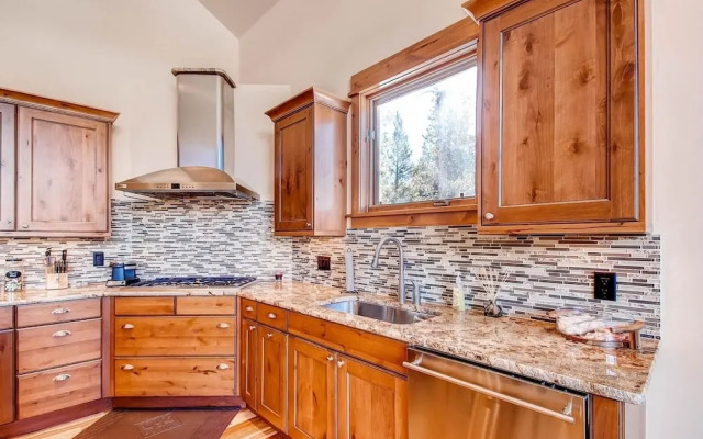 Riverwood 4 Bedroom Home by RedAwning