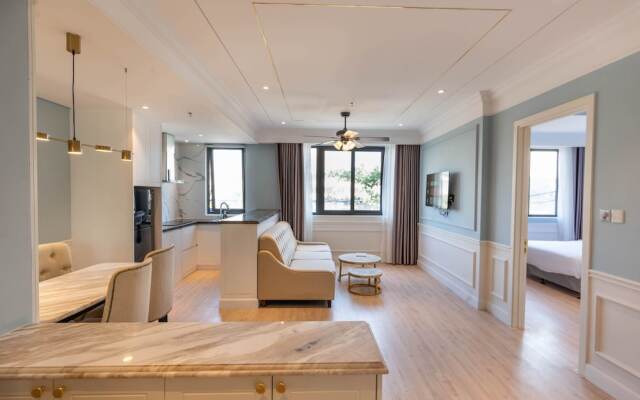 Louis Mo Apartment