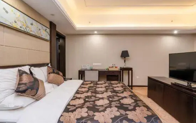 Hometown Lotus Hotel