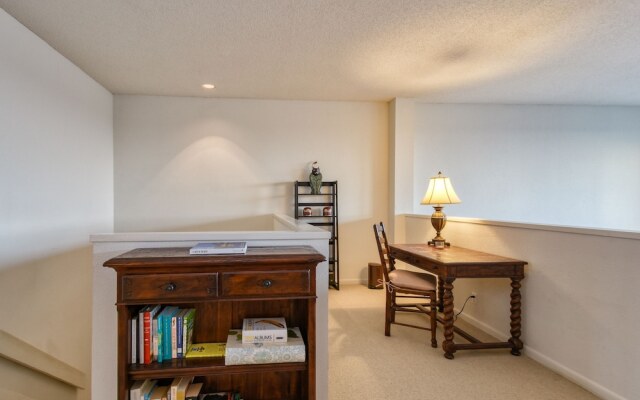 Spinnakers Reach by Vtrips