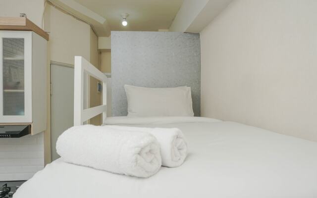 Comfy and Beautiful Studio Green Pramuka Apartment