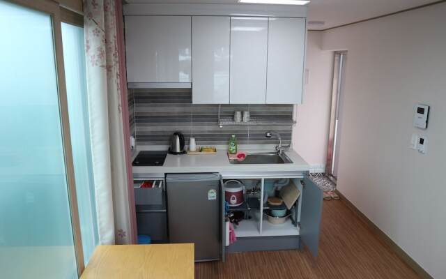 Blue Island Guesthouse - Hostel