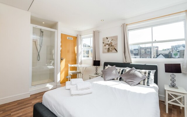 Covent Garden Apartments by Allo Maisons