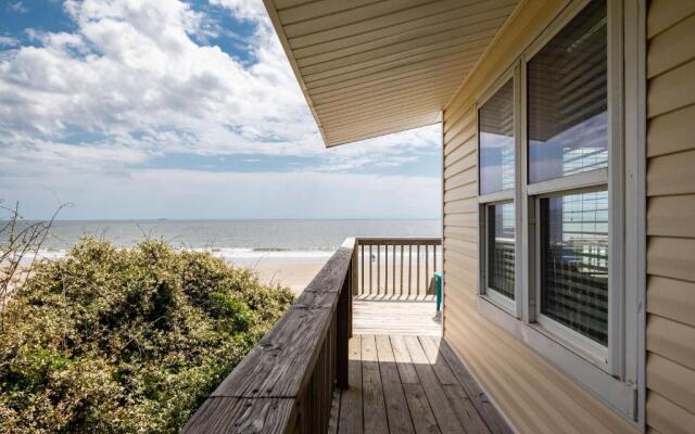 Windward Mark by Oak Island Accommodations