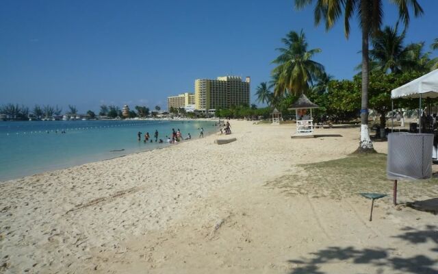 Fisherman's Point Holiday