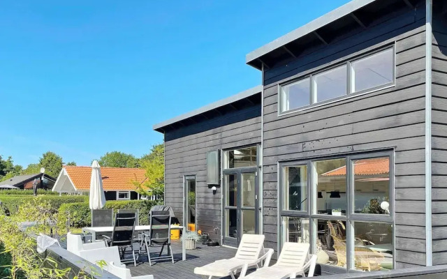 6 Person Holiday Home in Bjert-by Traum