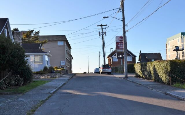 131 4th Ave Unit B