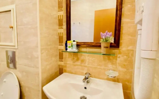 Santa Marina 2-bedroom apt. w/ Sea View + Terrace