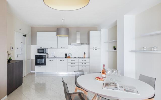 Residenza Miralago With Pool - Two-bedroom With Terrace