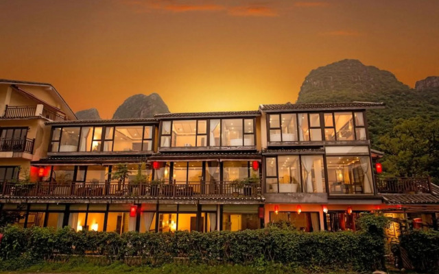 Peach Blossom Resort Hotel