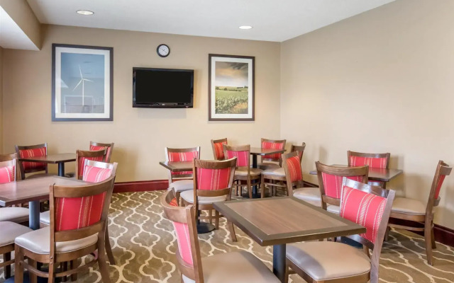 Comfort Inn Walcott near Davenport