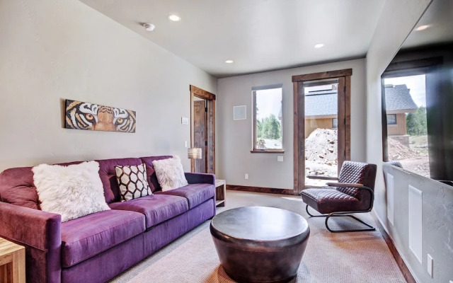 Slope View  3 Bedroom Townhouse by RedAwning