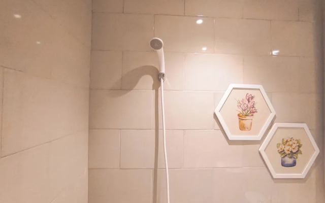 Beautiful And Modern Studio At Benson Supermall Mansion Apartment