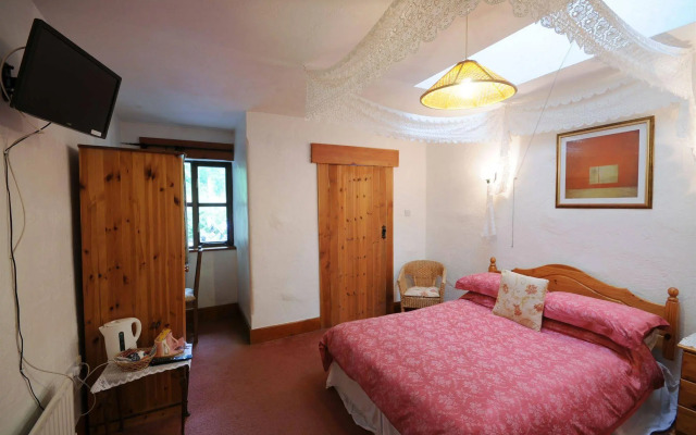Tudor Lodge