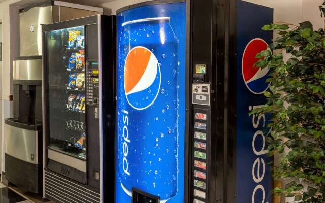 Super 8 by Wyndham Villa Rica