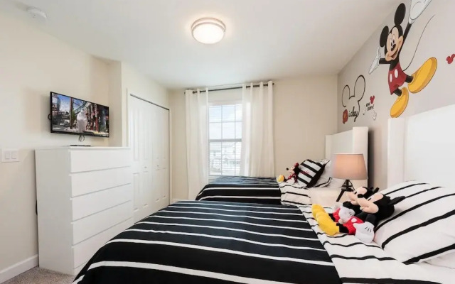 Private Pool Modern Elegance Ideal Locale