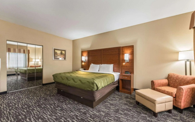 Quality Inn & Suites Hendersonville - Flat Rock