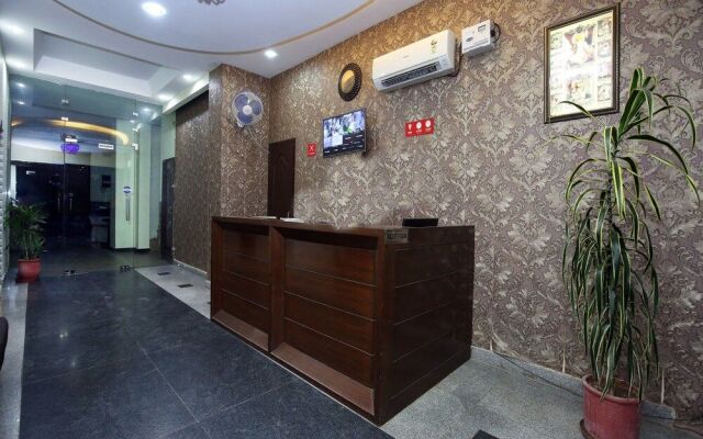 OYO 9956 Hotel Pelican Inn