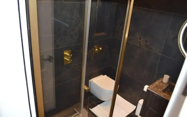 Stunning 2 Bedroom Apartment in London's Chelsea