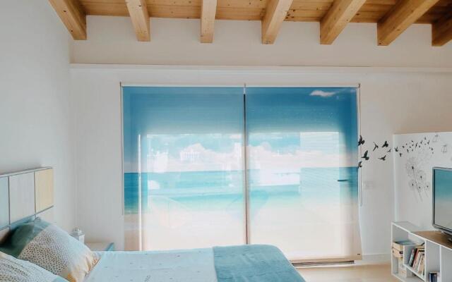 R127 Moderna villa cerca del mar
