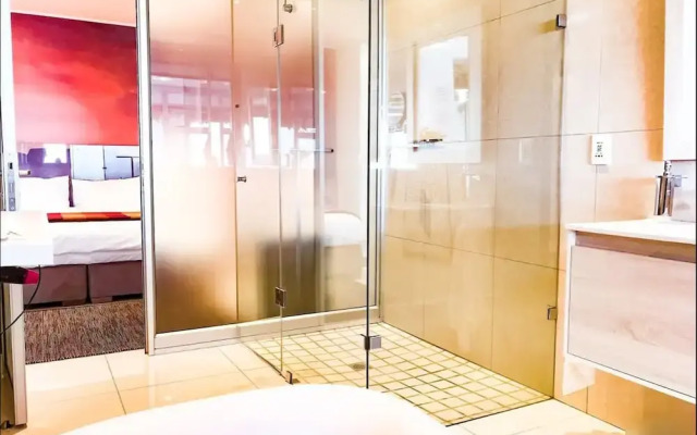 121 Ocean View Drive Studio Apartment