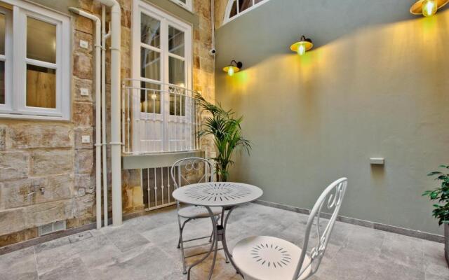 Chateau La Vallette - L-Ghorfa Suite
