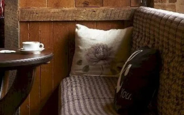Greyhound Inn