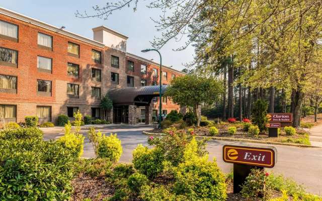 Lake Norman Inn and Suites