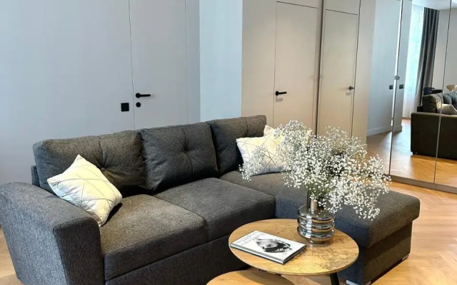 Silver Apartment