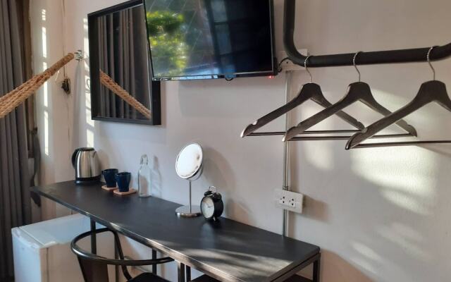 Haus Sathorn 11 Bed & Breakfast