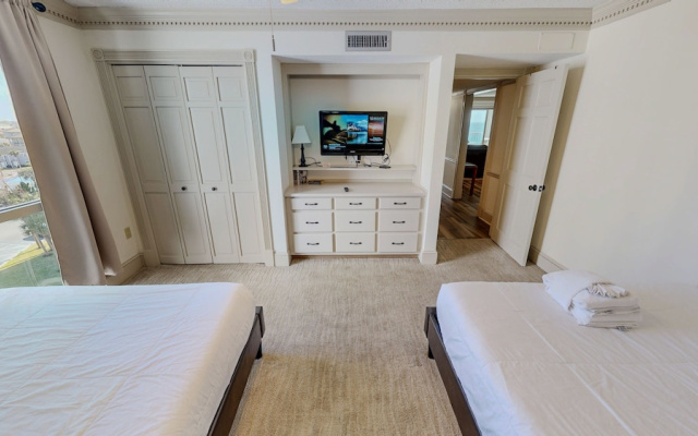 Shoreline Towers 2072 2 Bedroom Condo