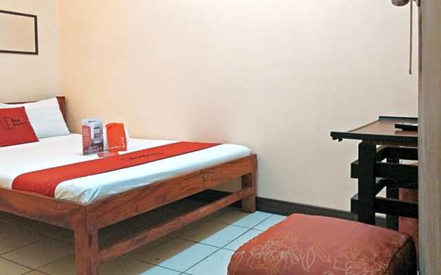 RedDoorz Near Baclay Drive Super Metro