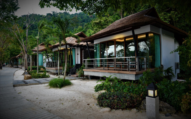 Victoria Cliff Nyaung Oo Phee Island