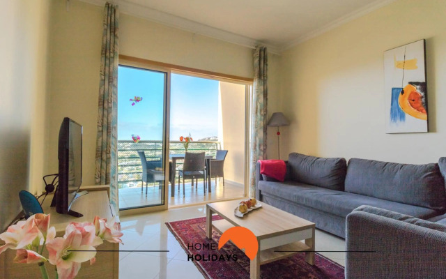 #004 Amazing T2 with seaview and pool 900m beach