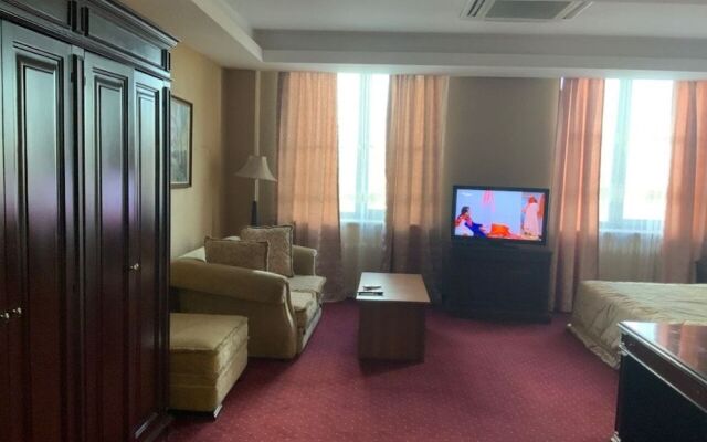Royal Vista Hotel