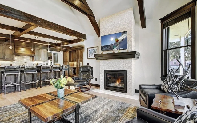 The Bogart House 5 Bedroom Home