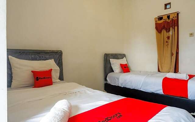 RedDoorz Syariah @ Elga Sastro Inn Malioboro