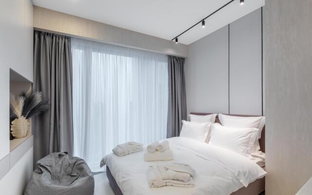 There is an apartment on the 1st Krasnogvardeisky passage