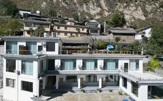 Tiger Leaping Gorge Yijing Yungu Homestay
