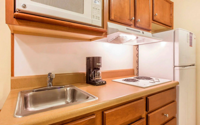 Suburban Extended Stay Hotel North - Ashley Phosphate