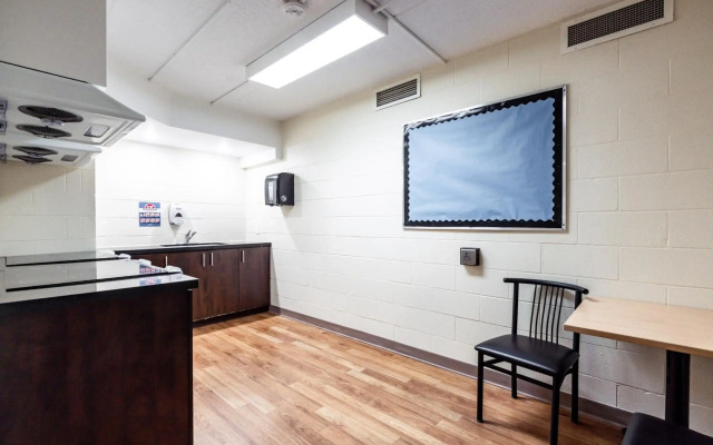 Residence & Conference Centre - Welland