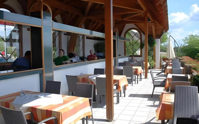 Tekergő Motel és Étterem