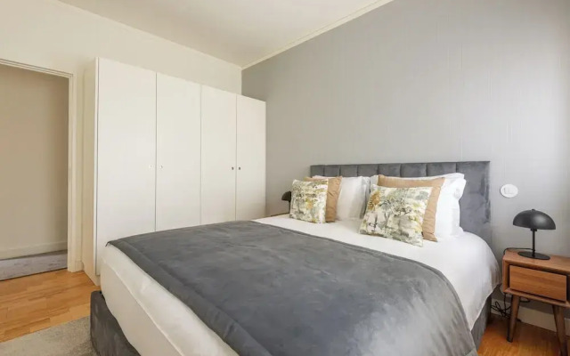 Acm032 Spacious 1BD +balcony