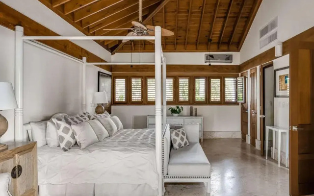 Sunny Vacation Villa 67
