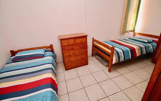 Uvongo Cabanas 14B
