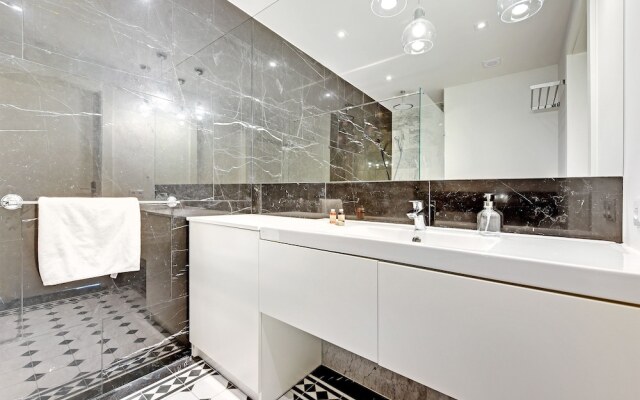 Grand Apartments - Wave