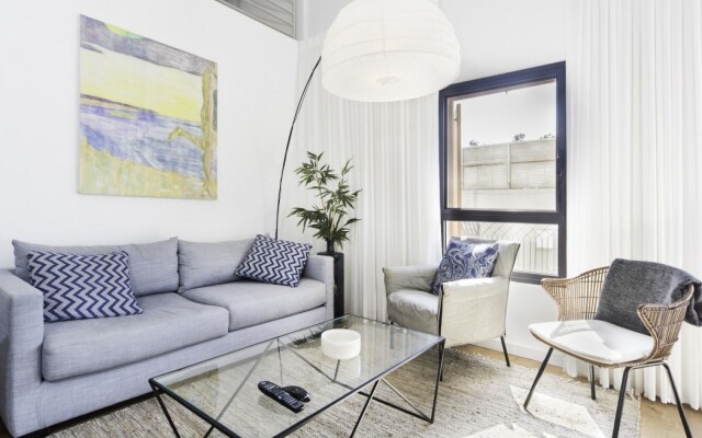 Seaside Escape with Blissful Balcony & Mamad by Sea N Rent